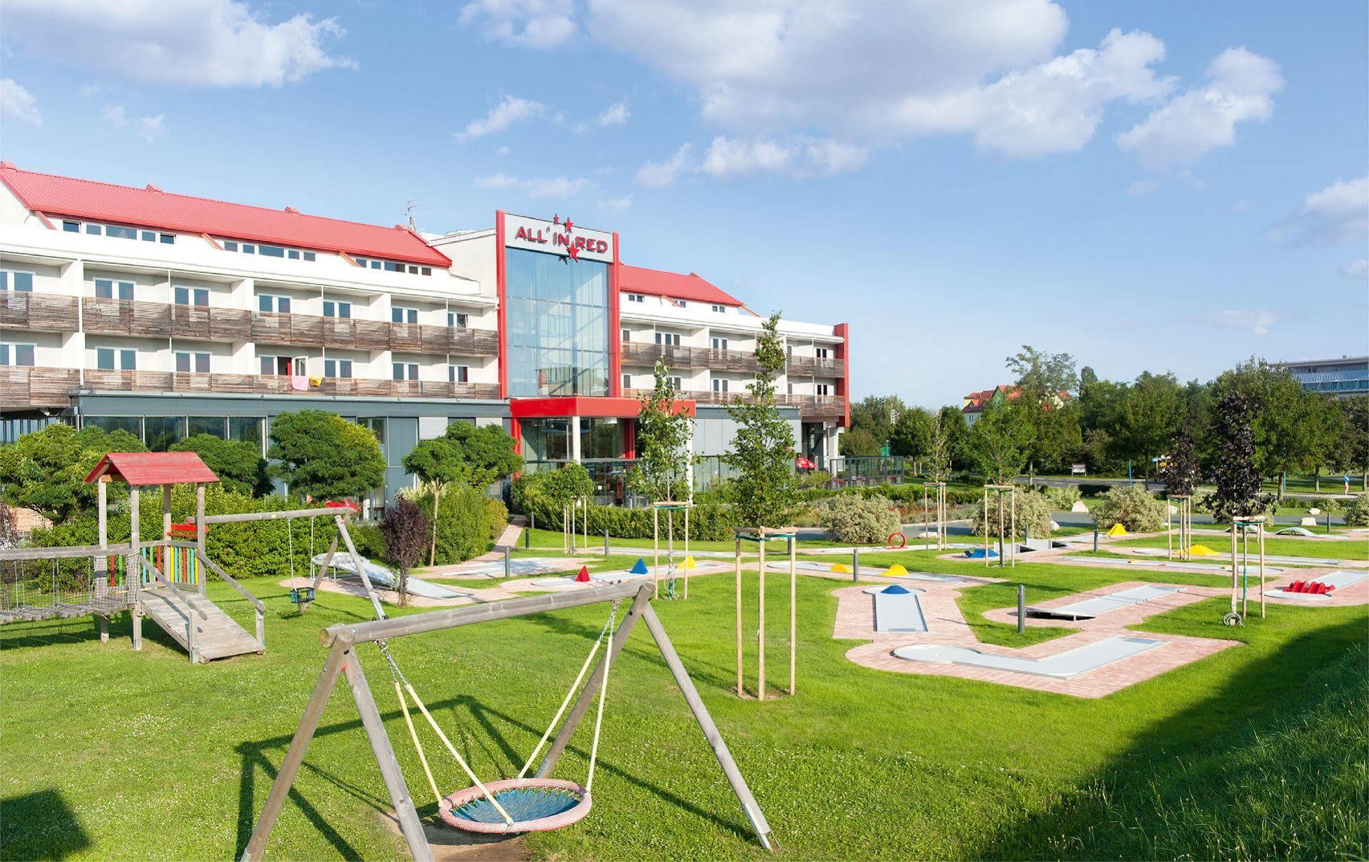 All In Red Thermenhotel Lutzmannsburg Exterior photo